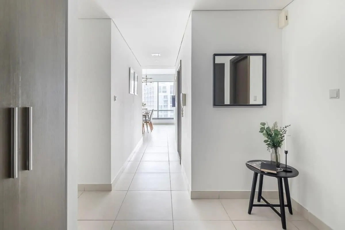 Frank Porter - The Lofts Dubai